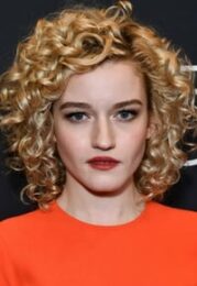 Julia Garner